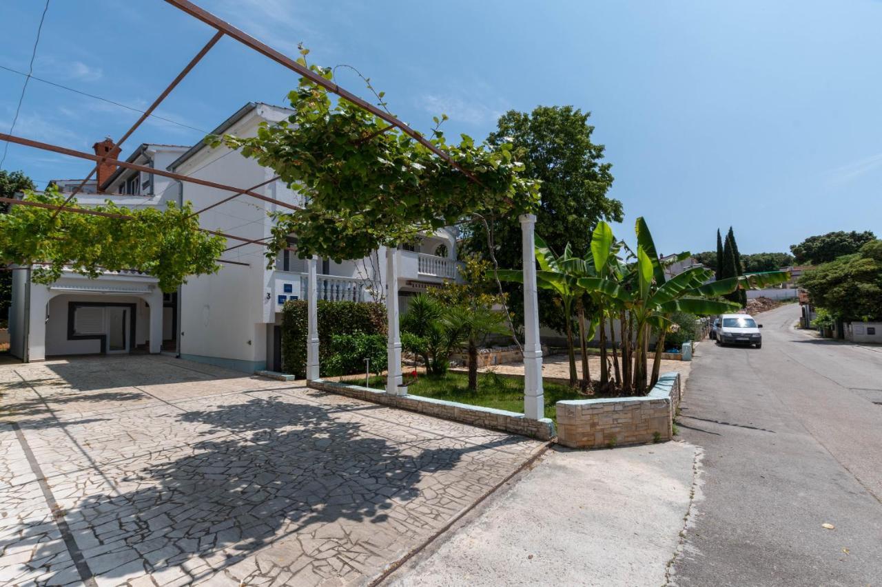 Villa Lucija Pjescana Uvala Exteriör bild